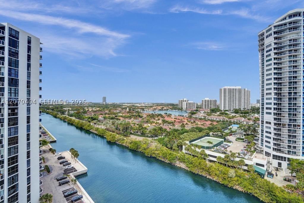 20515 E Country Club Dr 1641