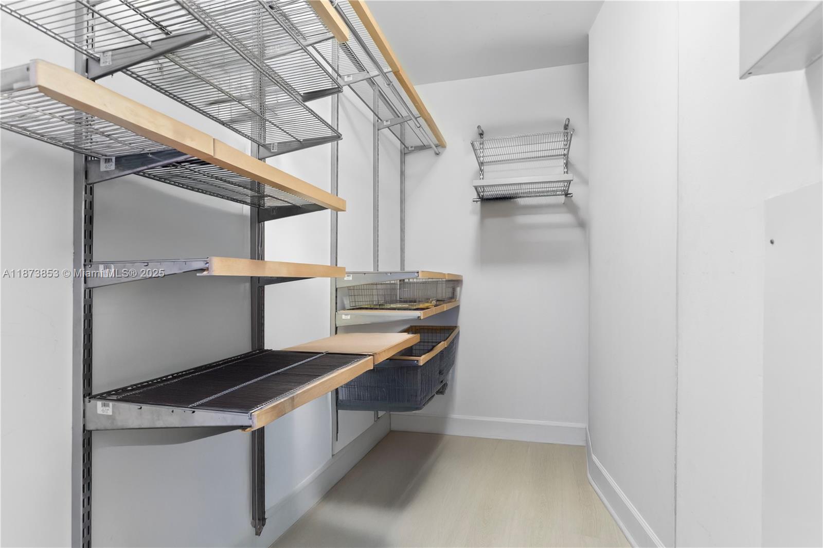 CARBONELL CONDO - Residential