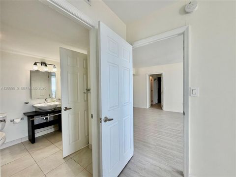 Tiny photo for 20515 E Country Club Dr #1642, Aventura, FL 33180 (MLS # A12009510)