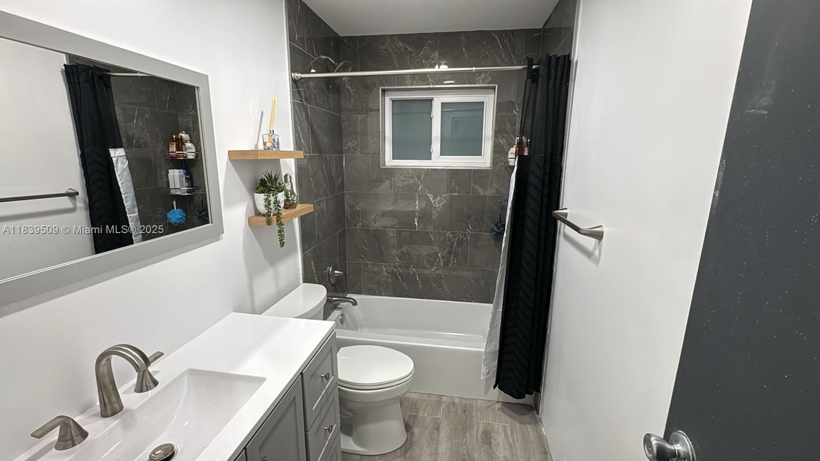 SUNRISE GOLF VILLAGE SEC - Residential