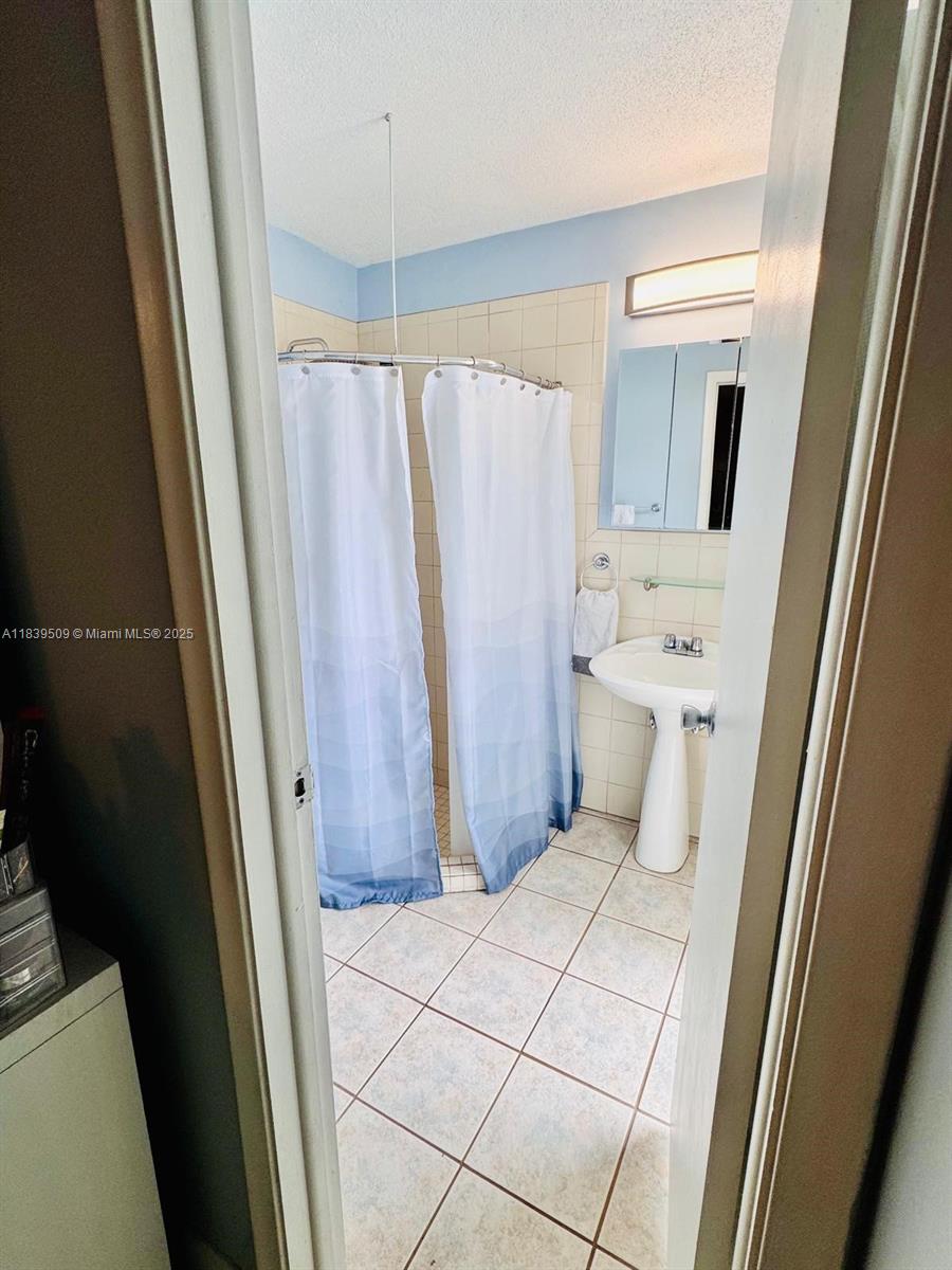 SUNRISE GOLF VILLAGE SEC - Residential