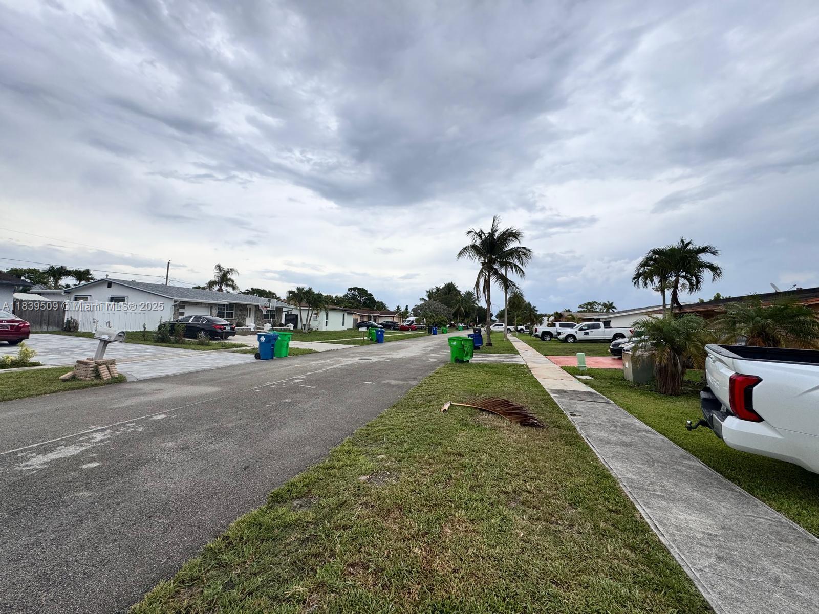 SUNRISE GOLF VILLAGE SEC - Residential