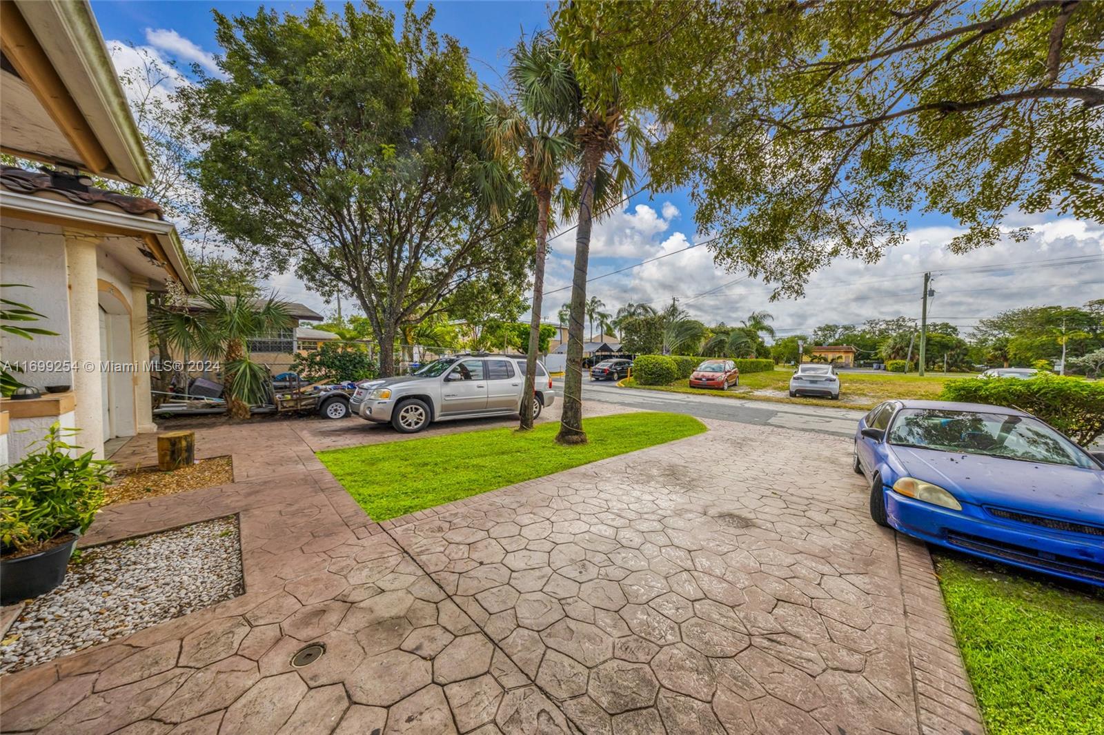 325 NW 6th Ct
