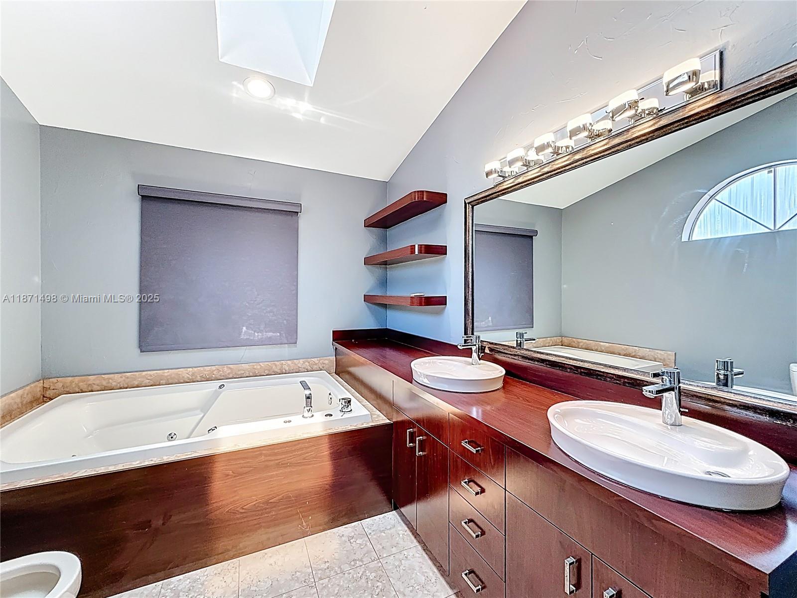 GOLDEN POINTE - Residential Lease