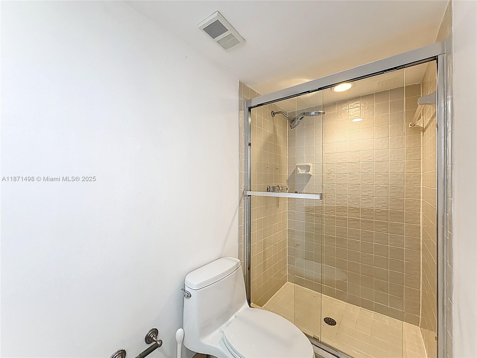 GOLDEN POINTE - Residential Lease