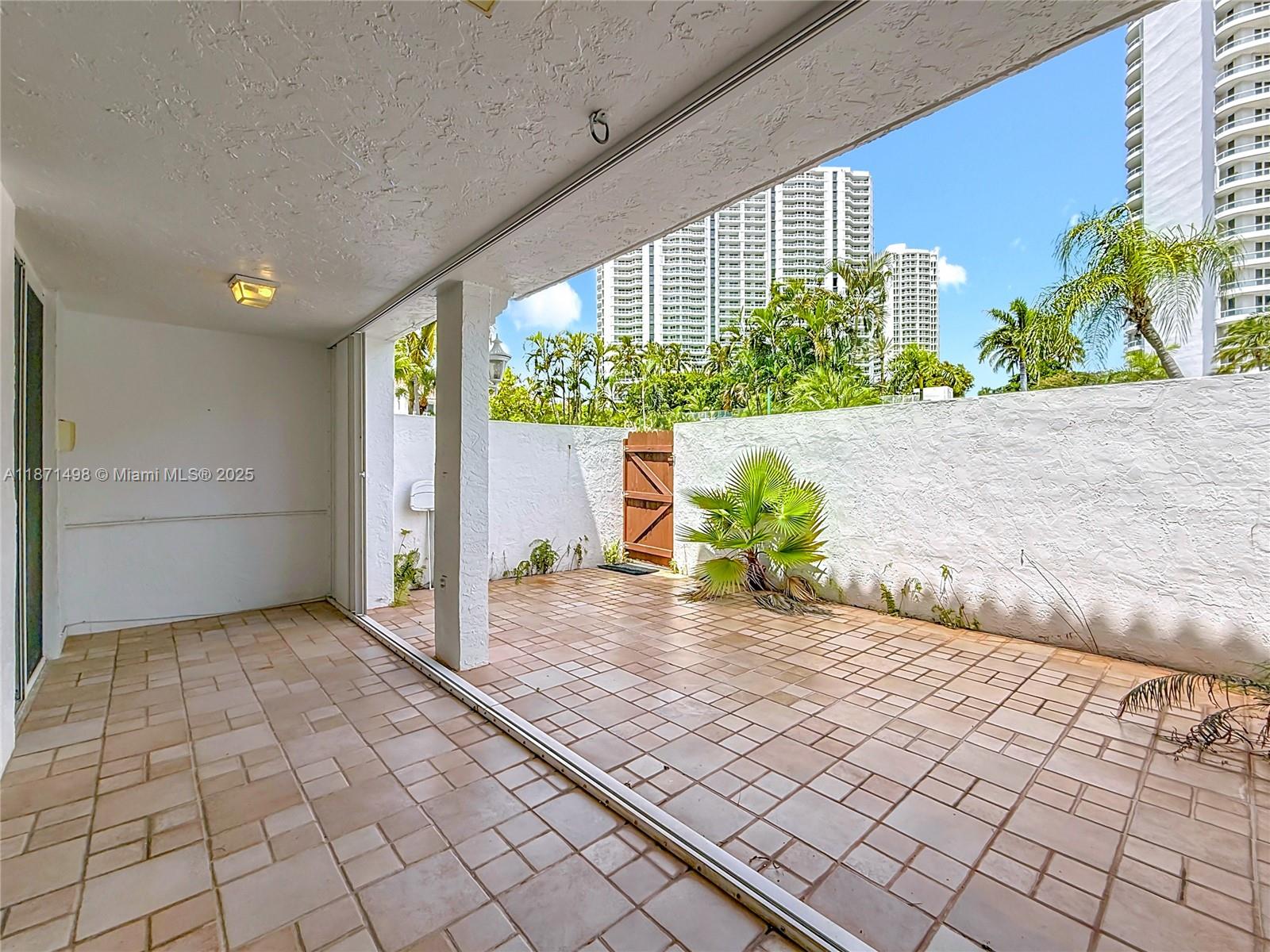 GOLDEN POINTE - Residential Lease