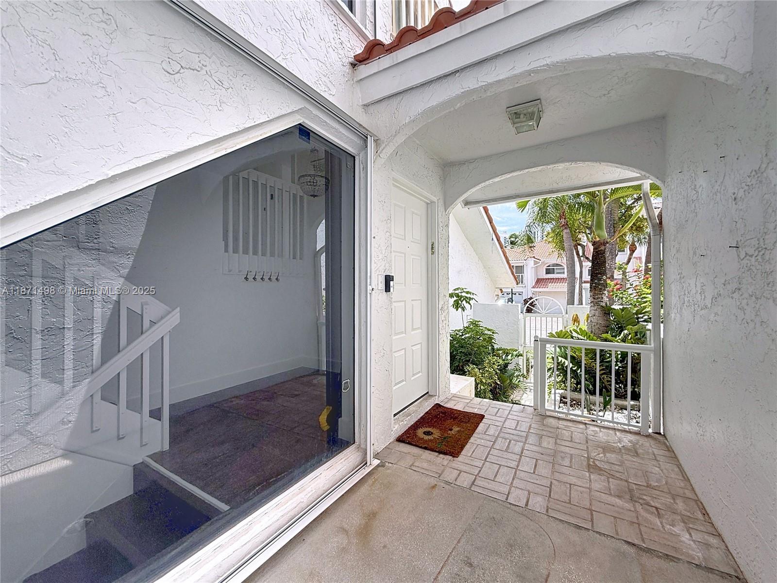 GOLDEN POINTE - Residential Lease