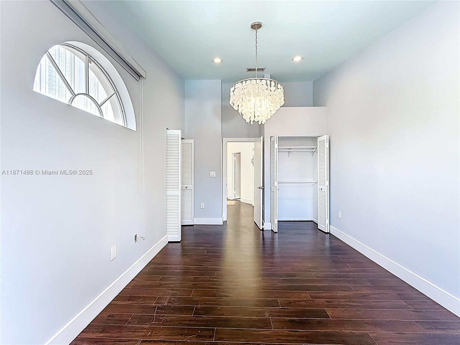 GOLDEN POINTE - Residential Lease