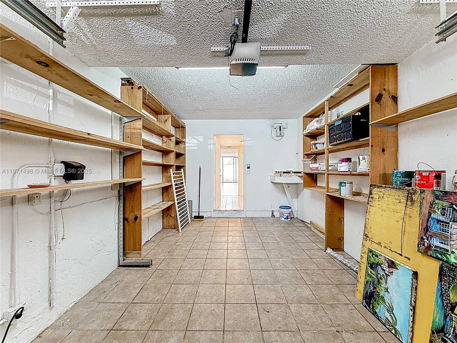 GOLDEN POINTE - Residential Lease