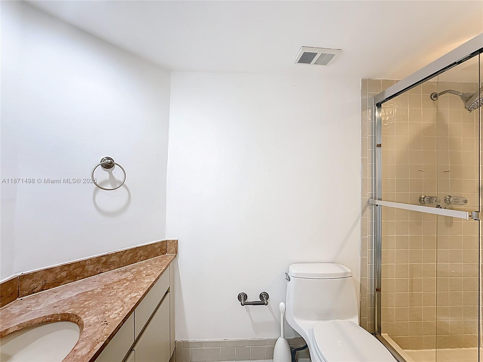 GOLDEN POINTE - Residential Lease