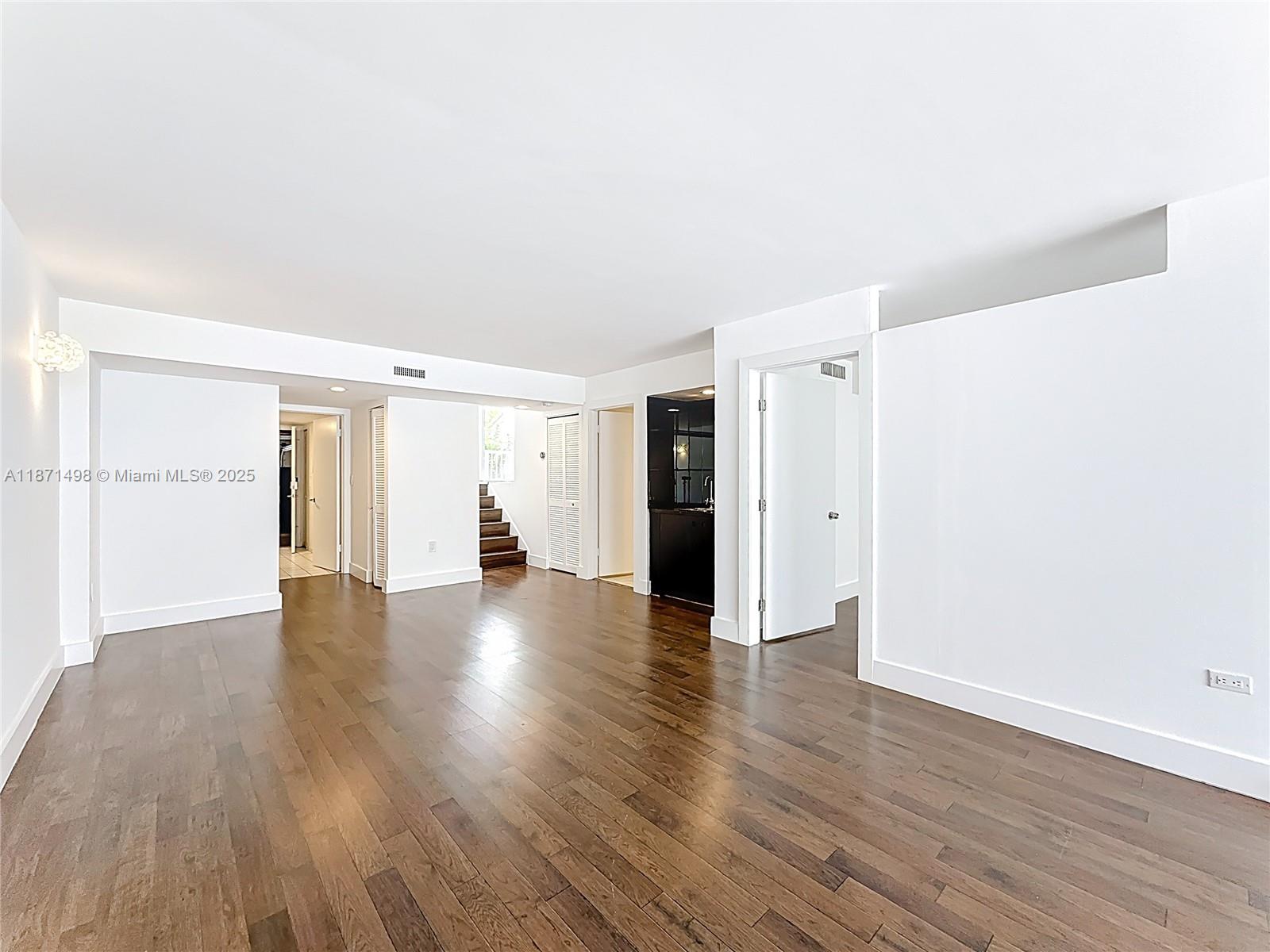 GOLDEN POINTE - Residential Lease