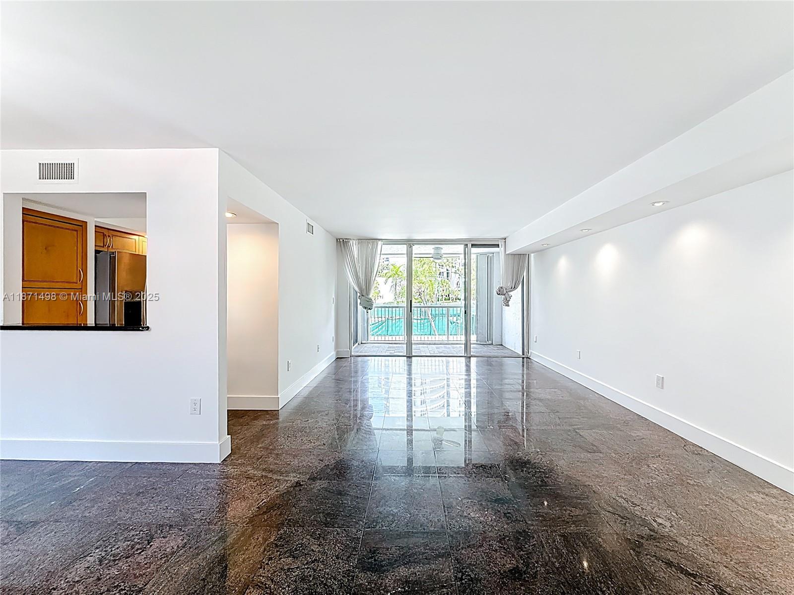 GOLDEN POINTE - Residential Lease