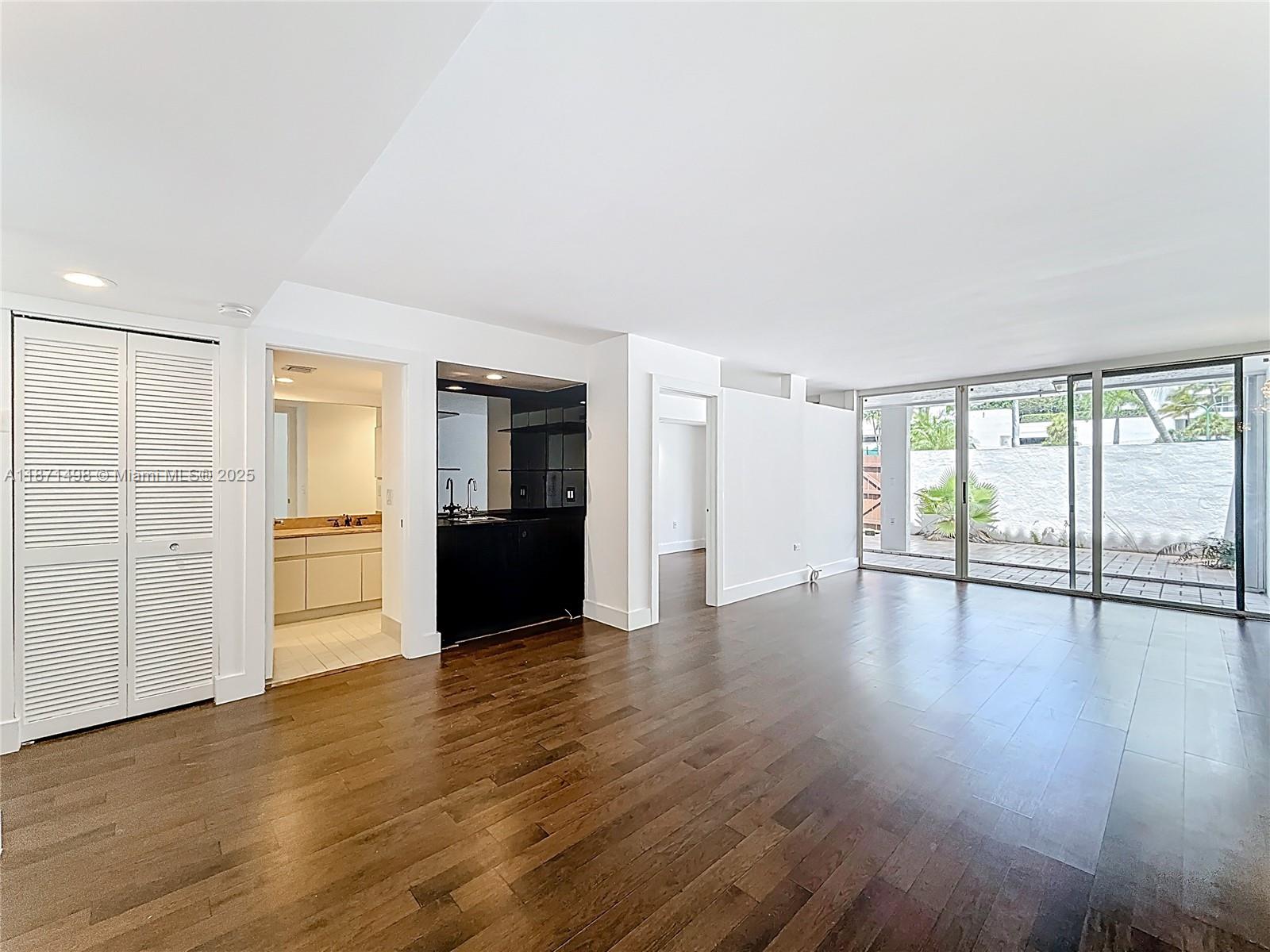 GOLDEN POINTE - Residential Lease