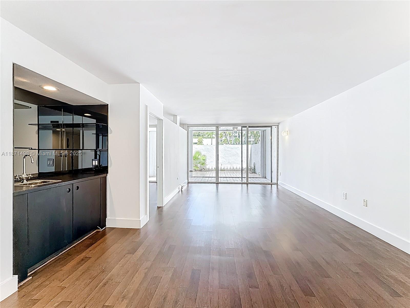 GOLDEN POINTE - Residential Lease