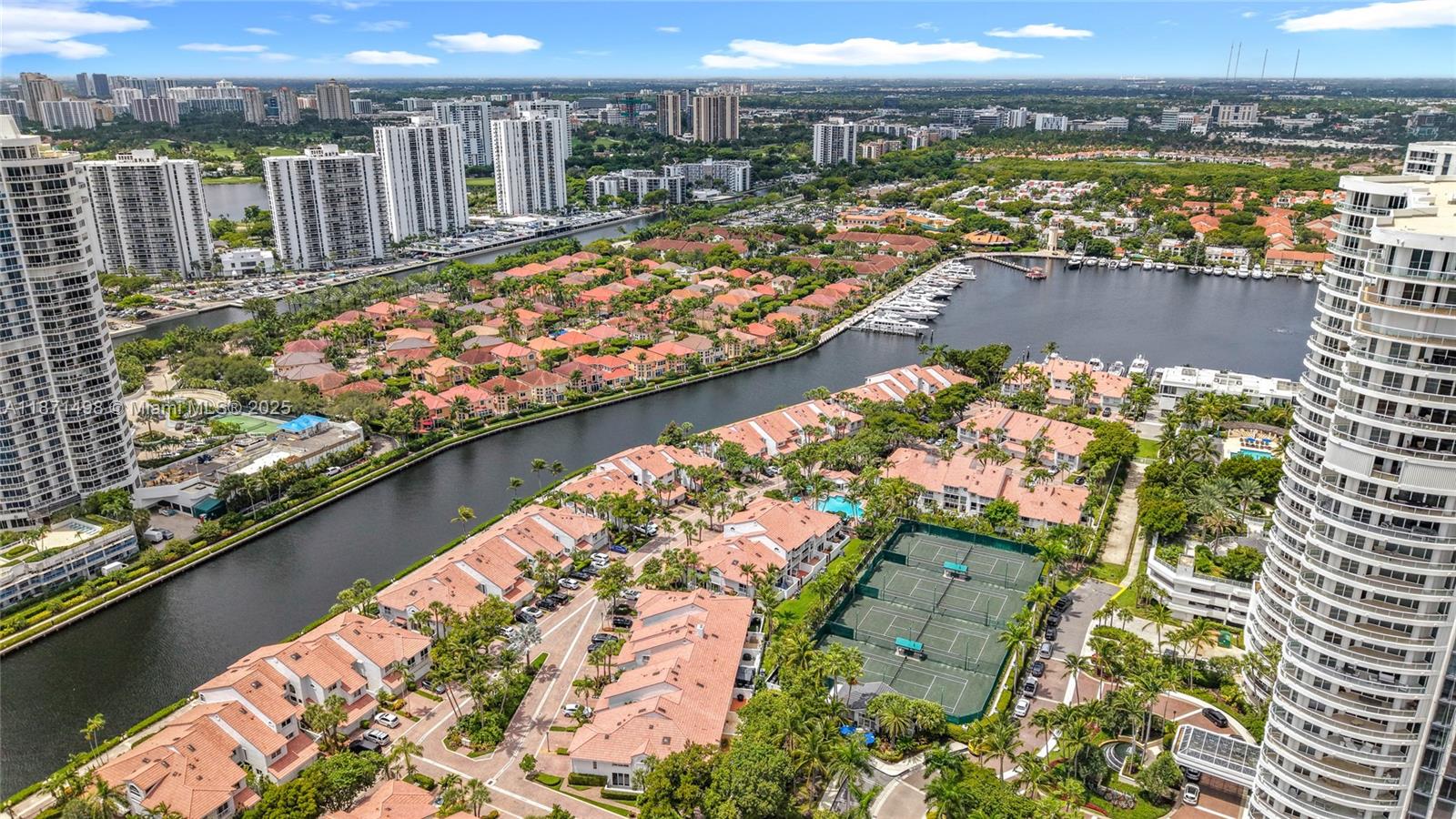 GOLDEN POINTE - Residential Lease