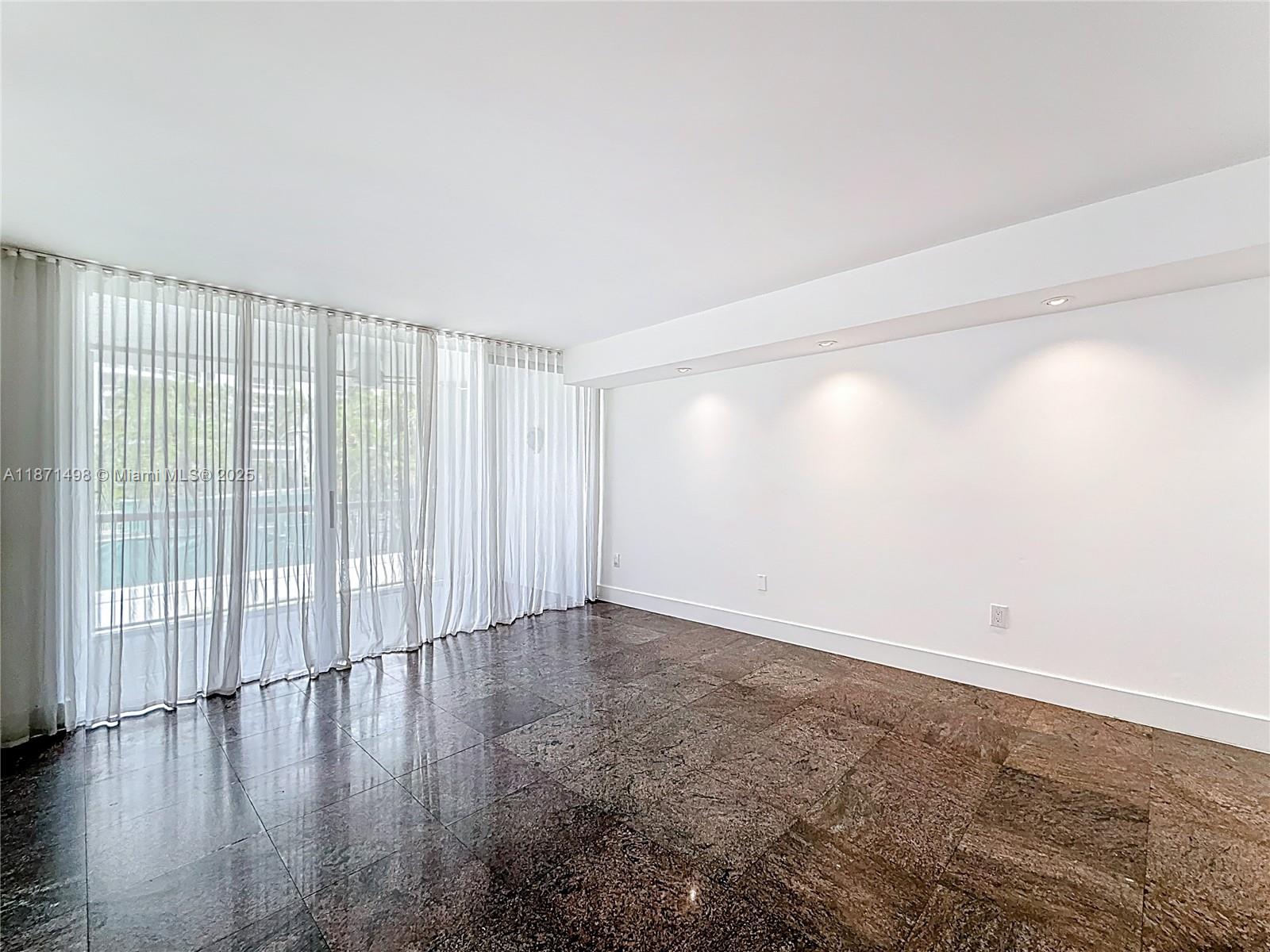 GOLDEN POINTE - Residential Lease