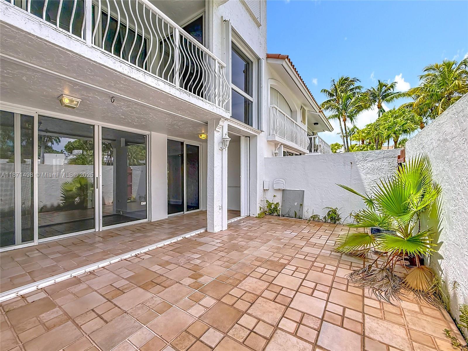 GOLDEN POINTE - Residential Lease