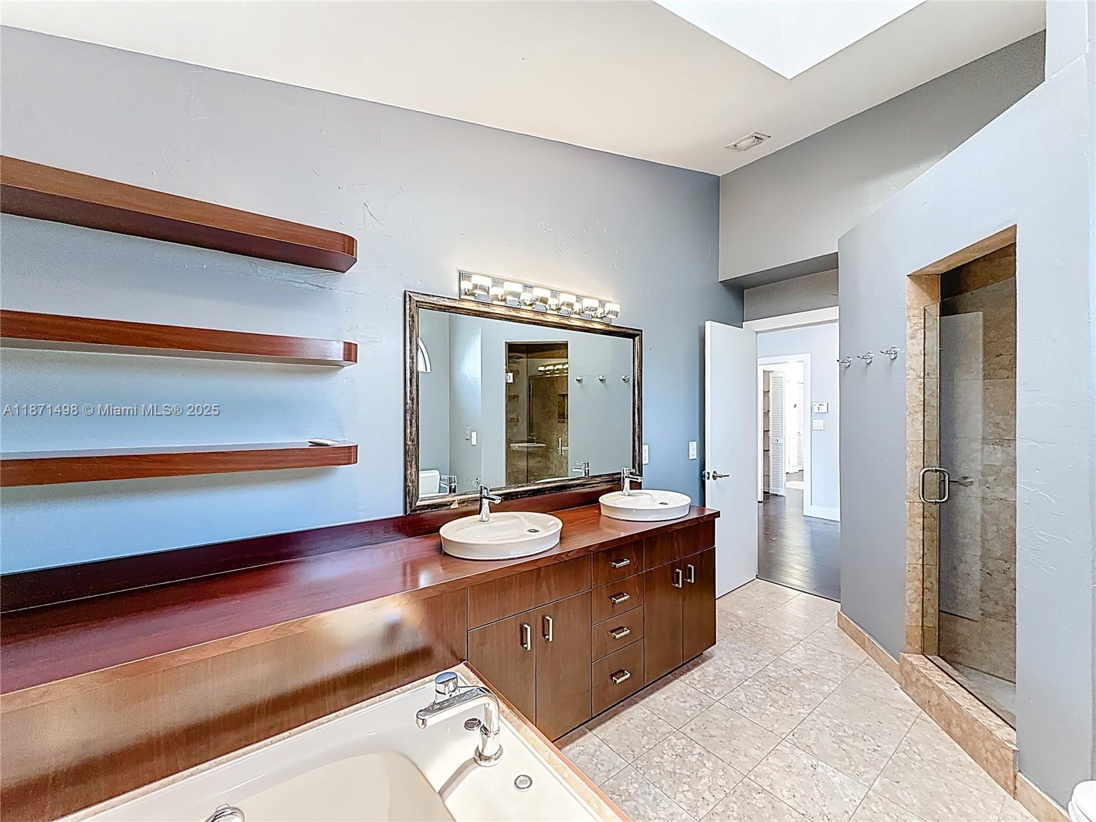 GOLDEN POINTE - Residential Lease