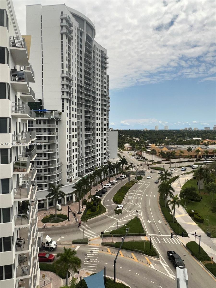 RADIUS CONDO - Residential