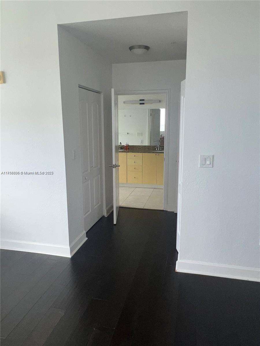 RADIUS CONDO - Residential