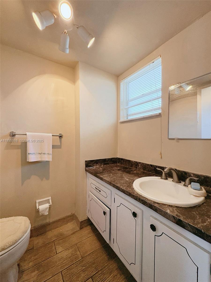 FOURTH GULFSTREAM GARDEN - Residential