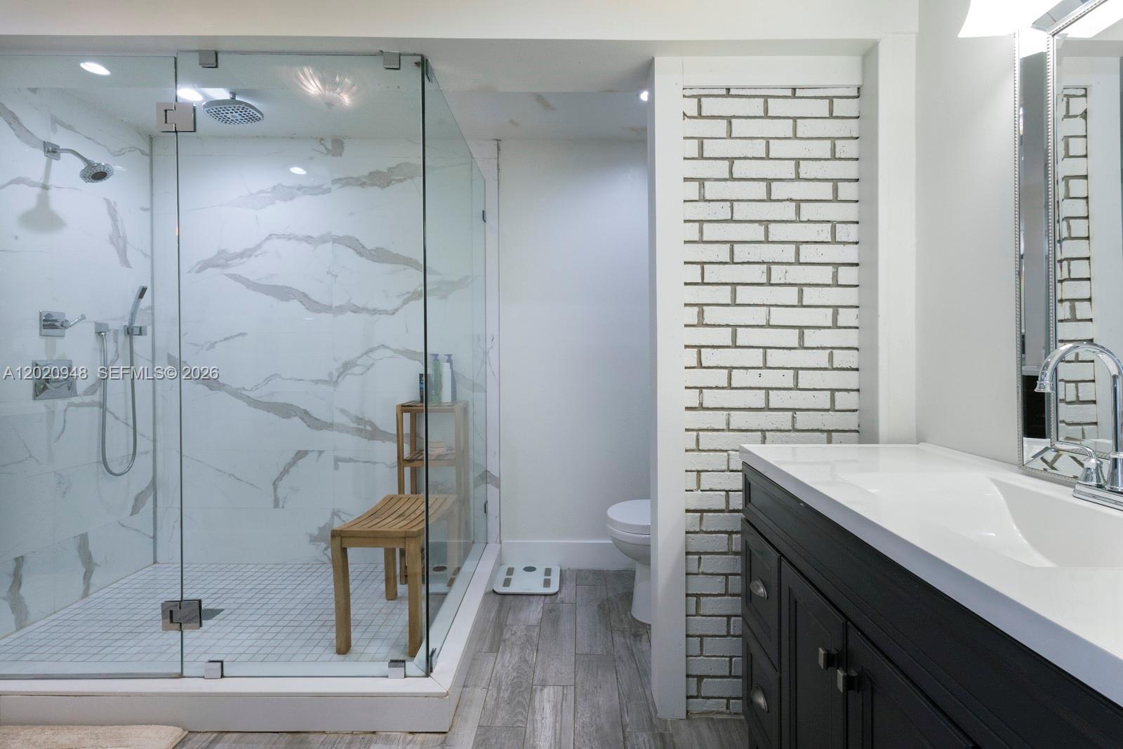 CONTINENTAL HOMES - Residential