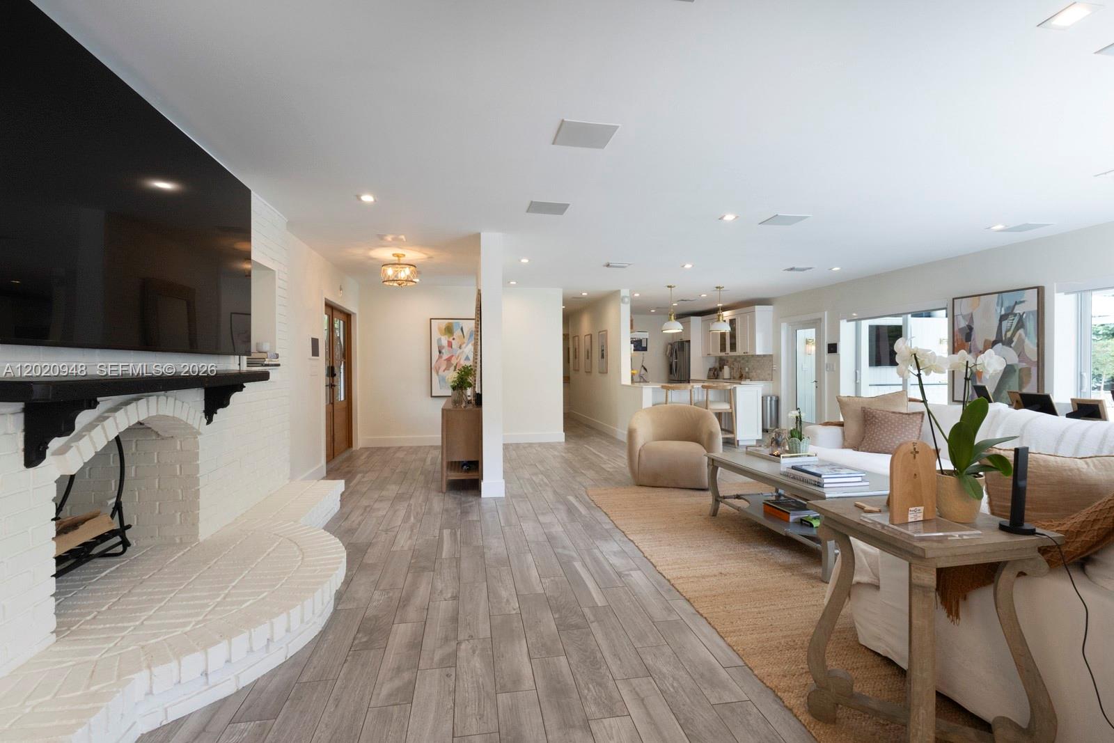 CONTINENTAL HOMES - Residential