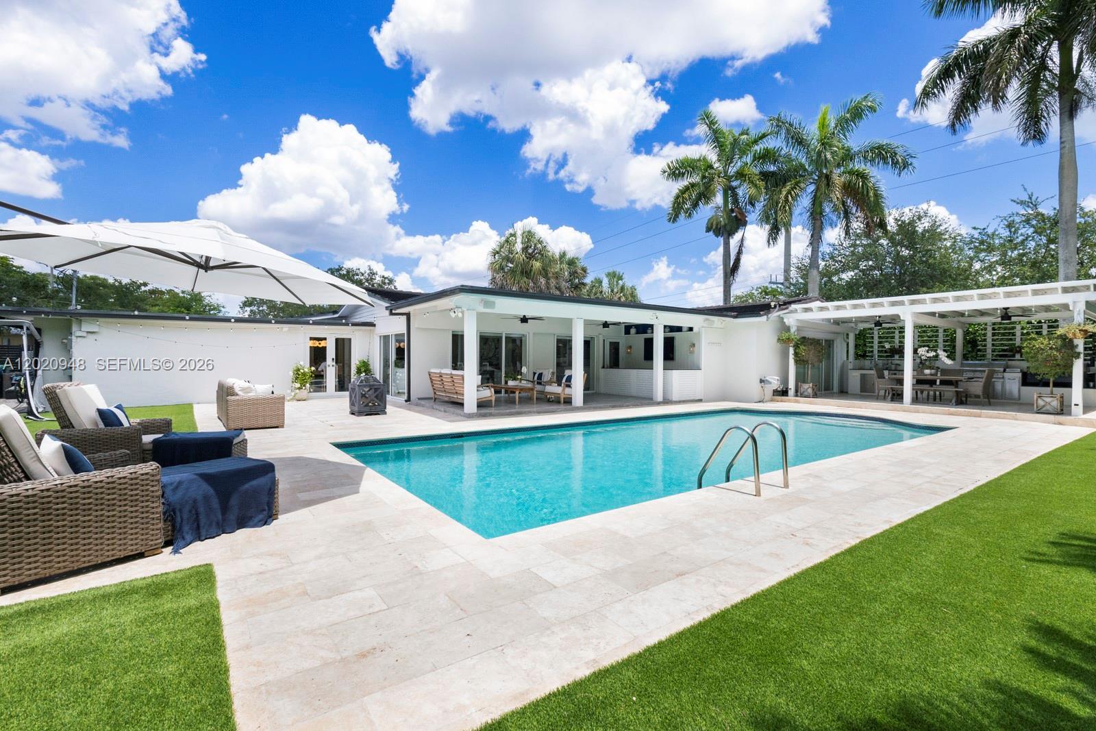 CONTINENTAL HOMES - Residential