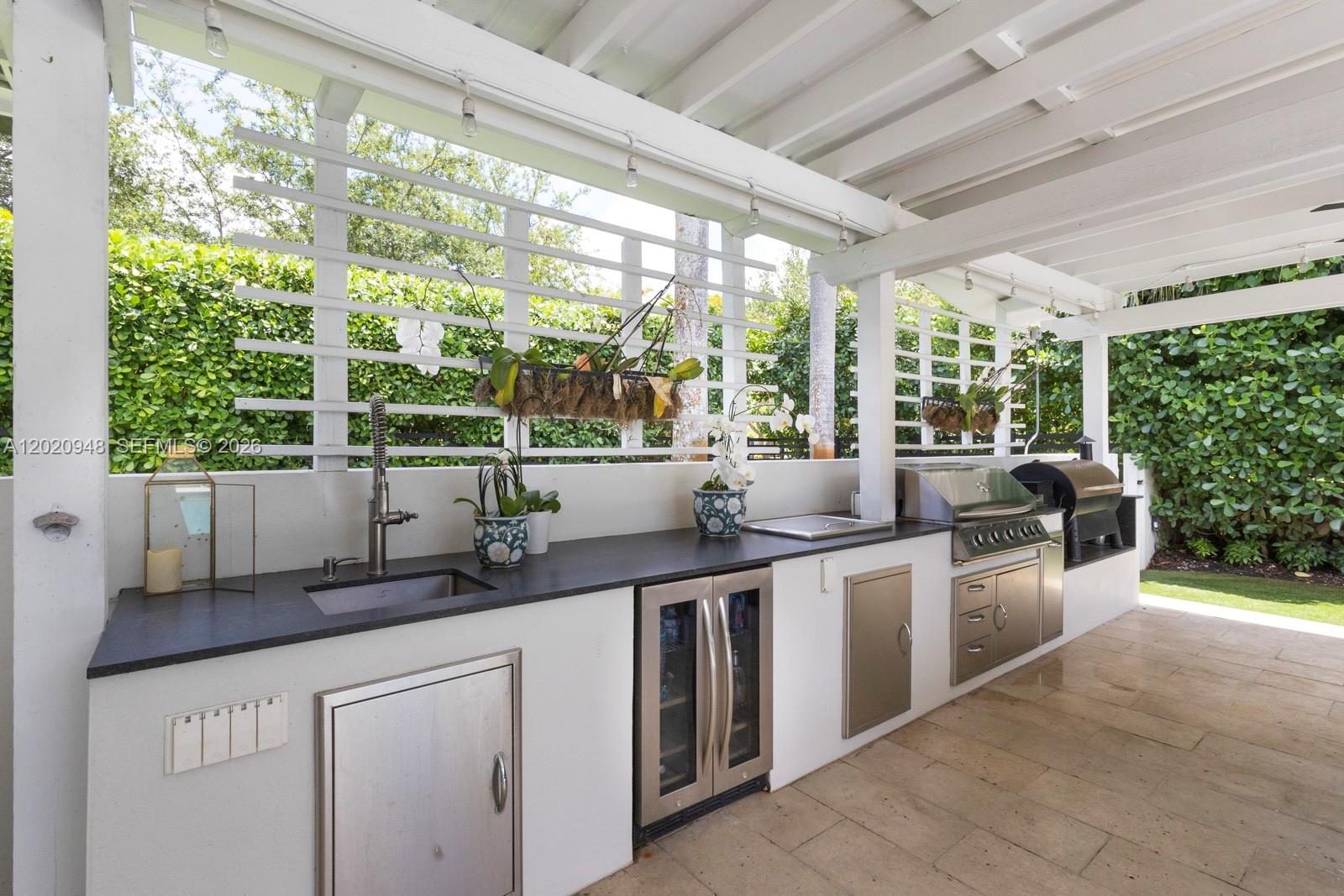 CONTINENTAL HOMES - Residential