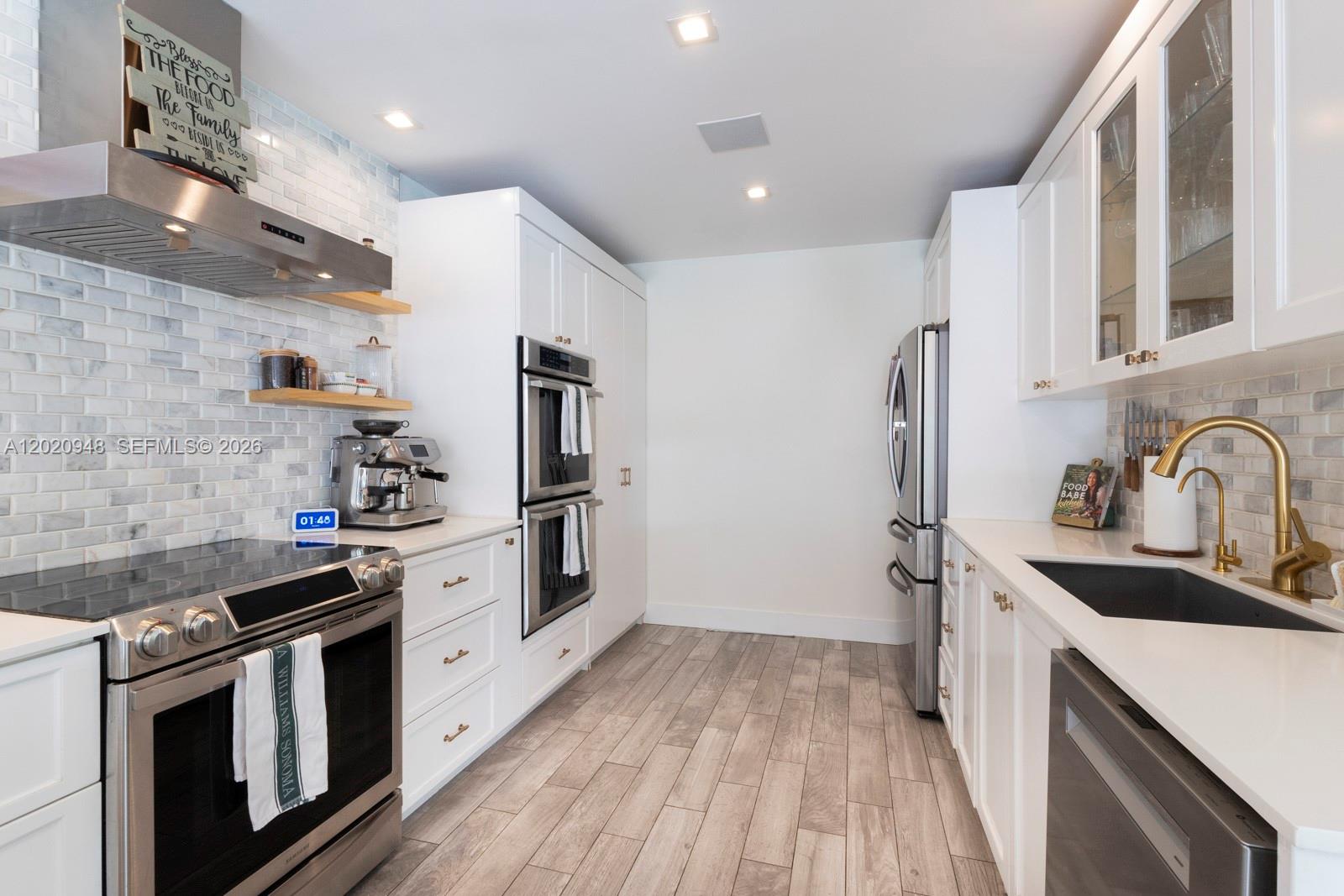 CONTINENTAL HOMES - Residential