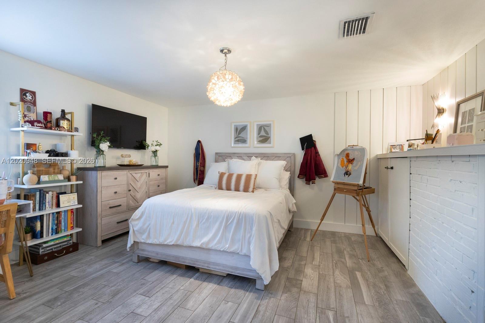 CONTINENTAL HOMES - Residential