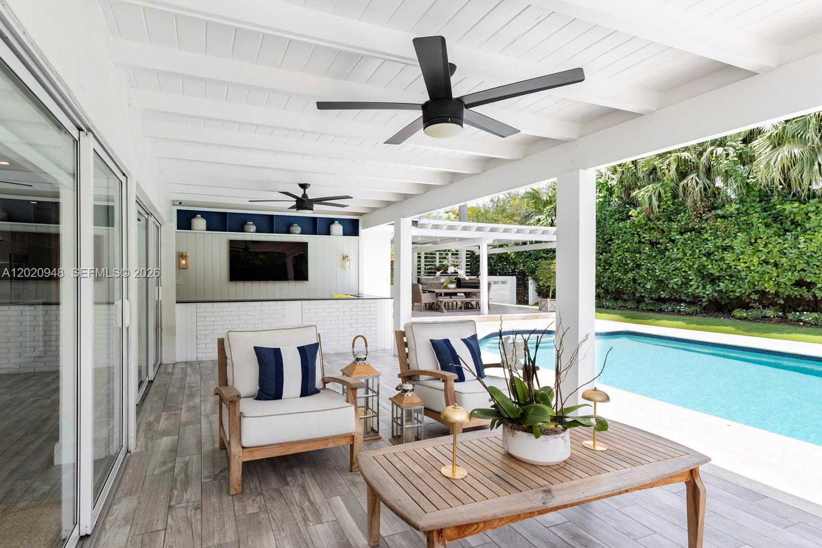 CONTINENTAL HOMES - Residential