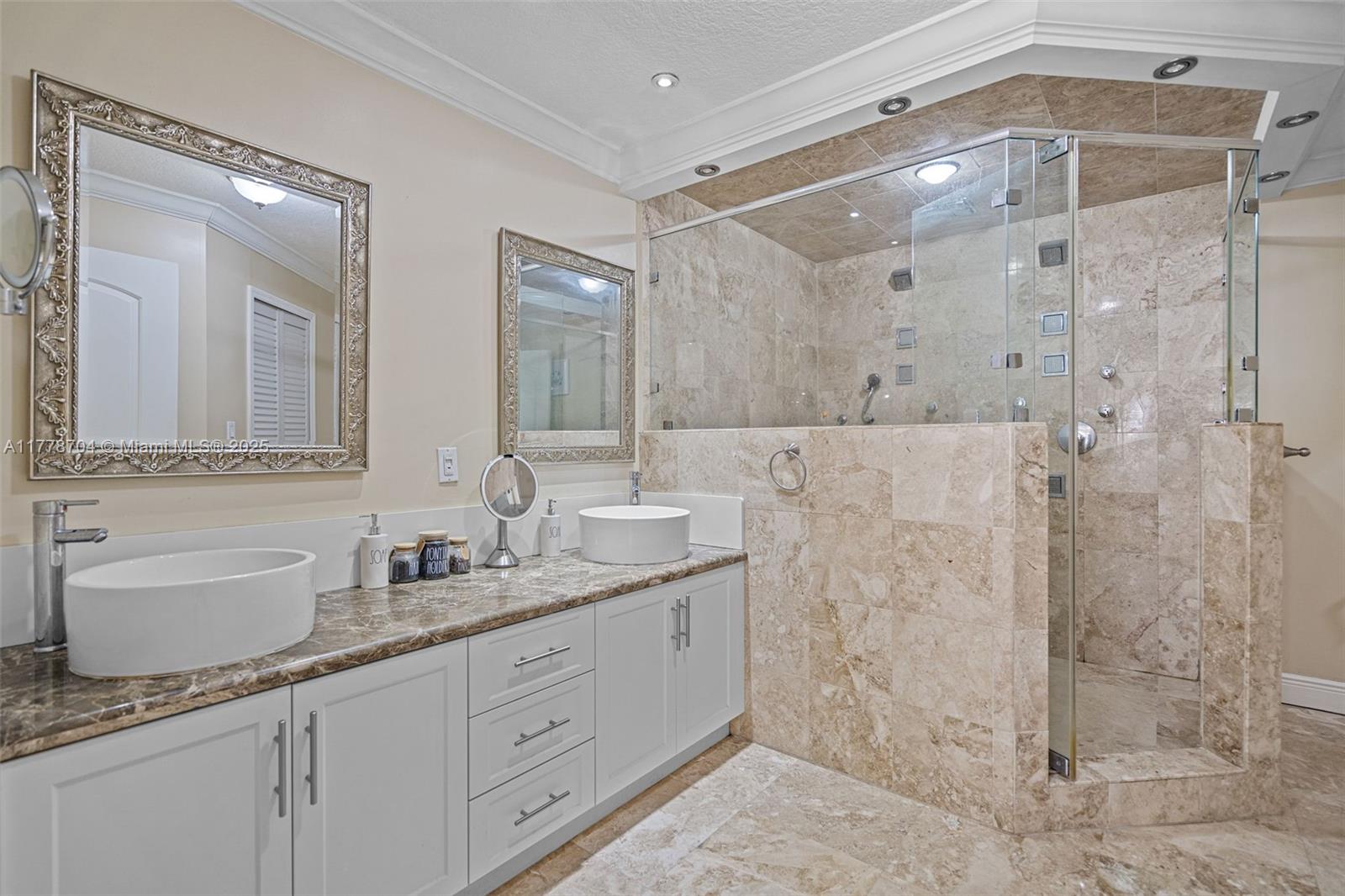 KAYLA S PLACE - Residential