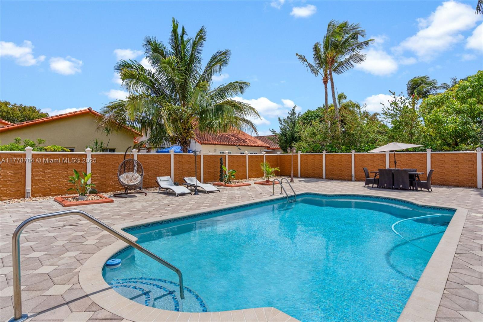 KAYLA S PLACE - Residential