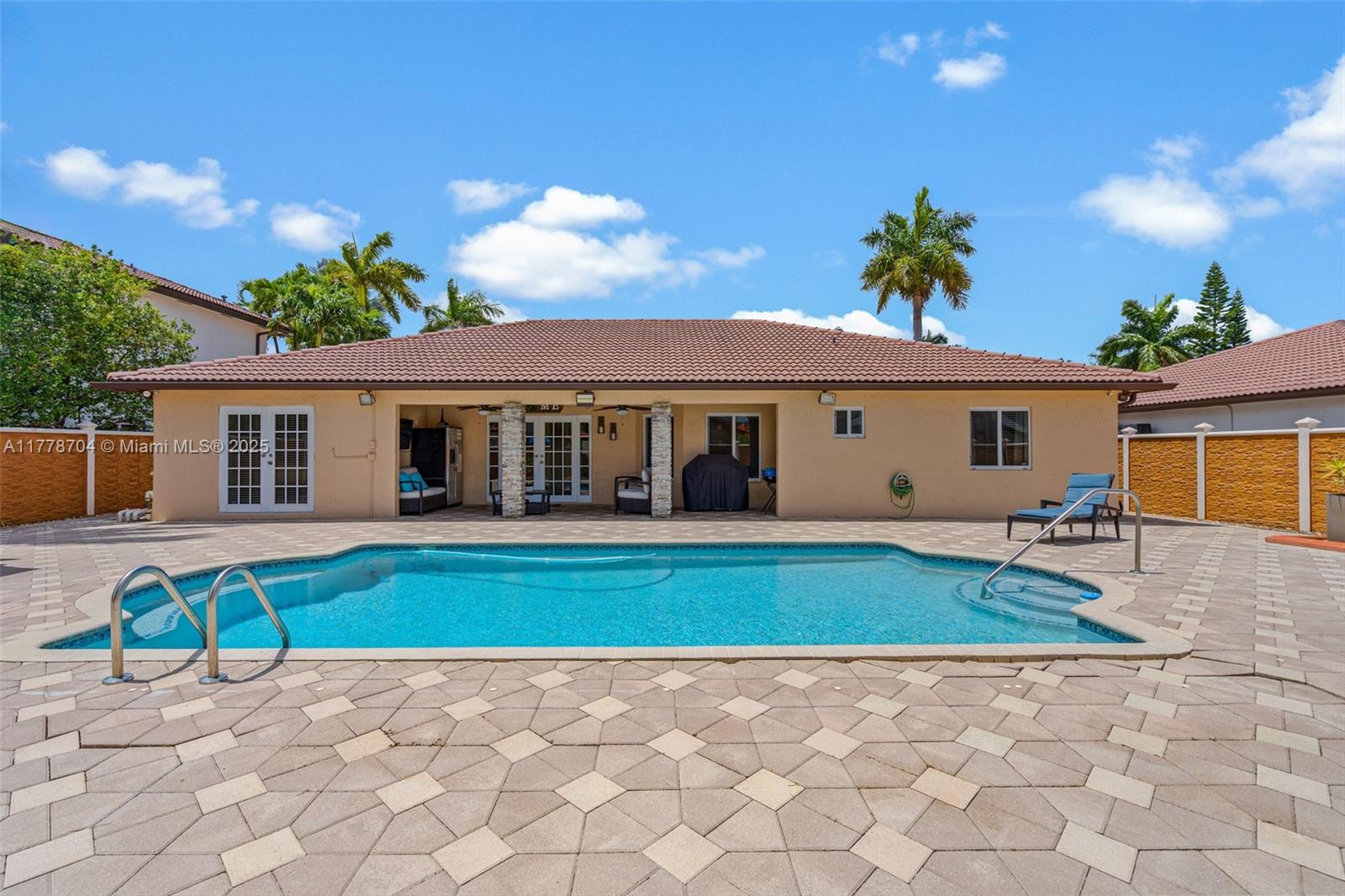 KAYLA S PLACE - Residential
