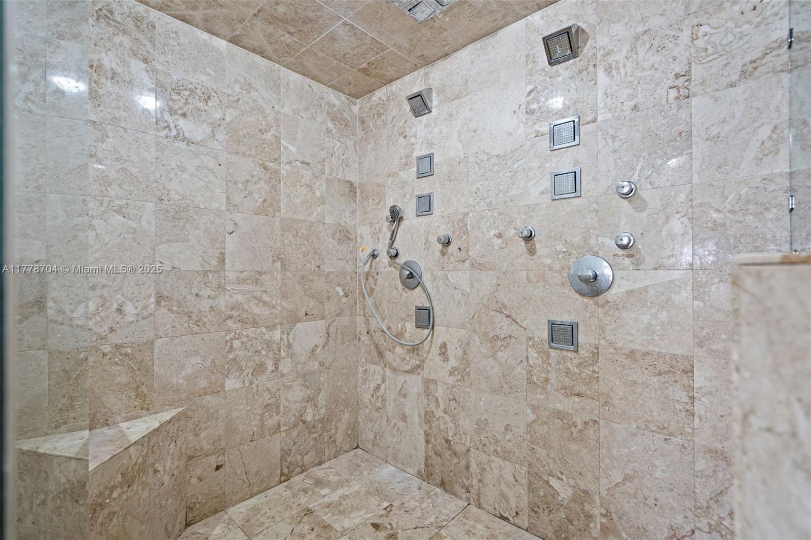 KAYLA S PLACE - Residential