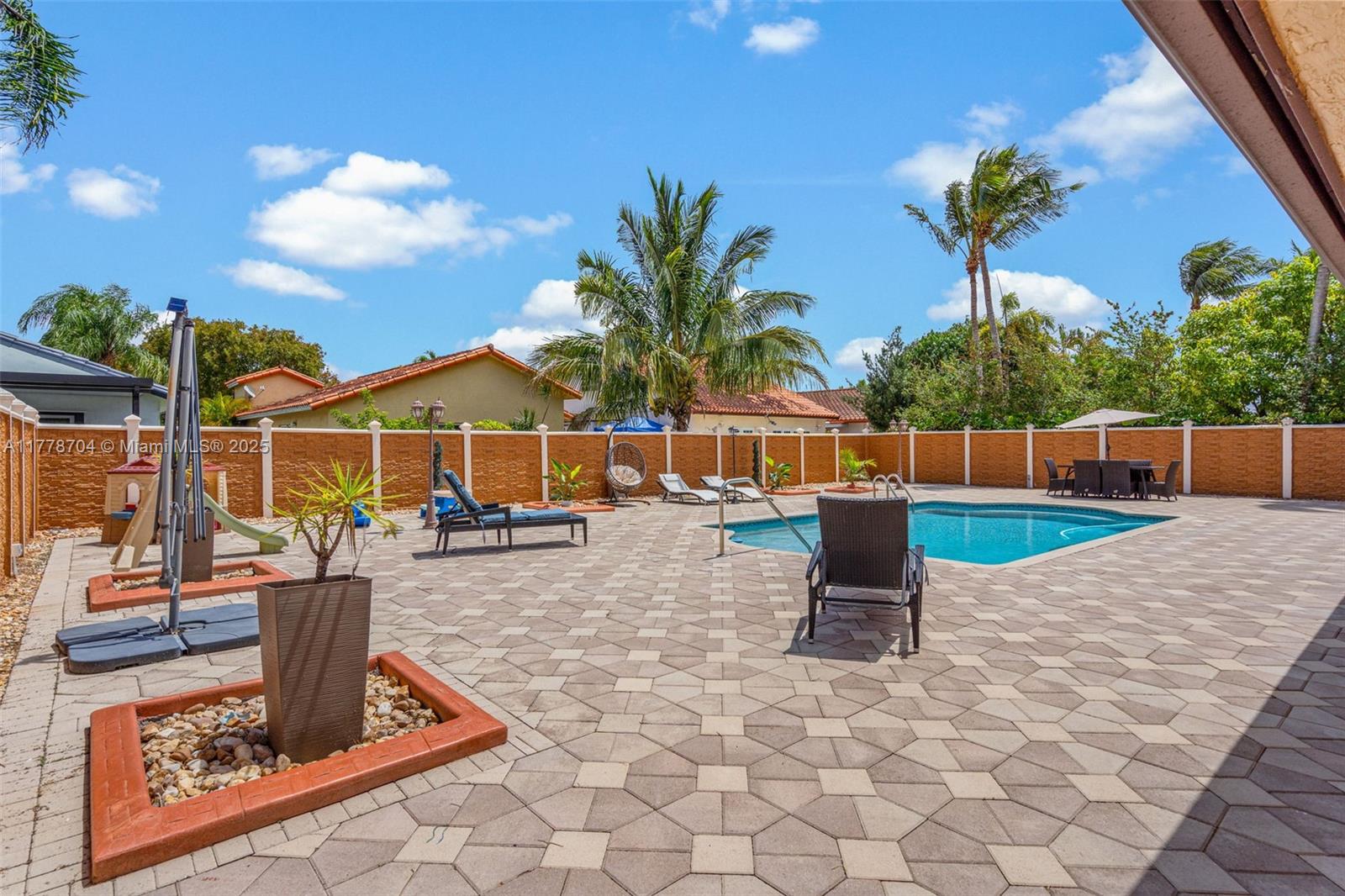 KAYLA S PLACE - Residential