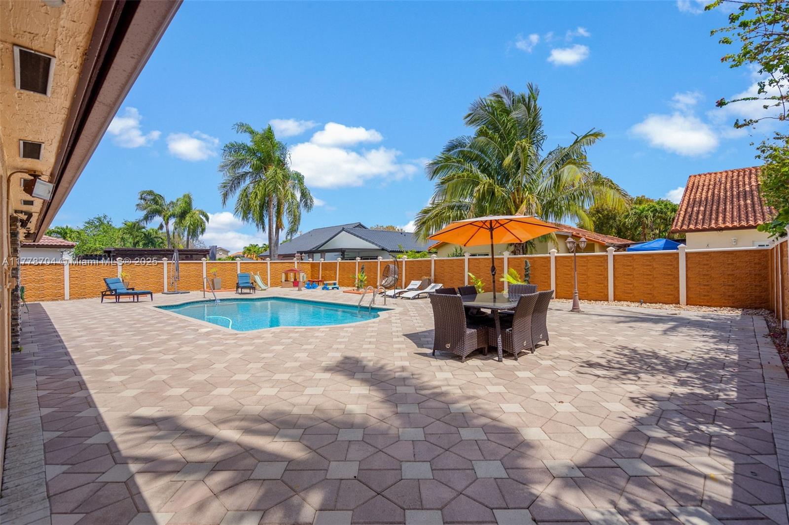KAYLA S PLACE - Residential