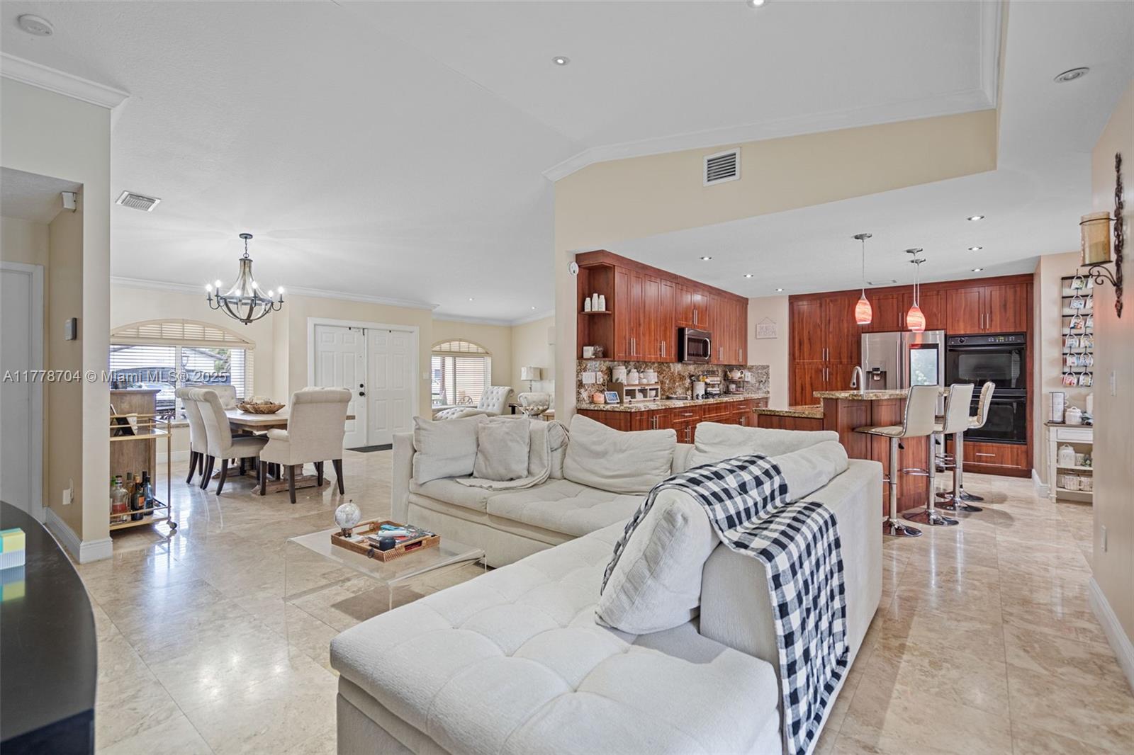 KAYLA S PLACE - Residential