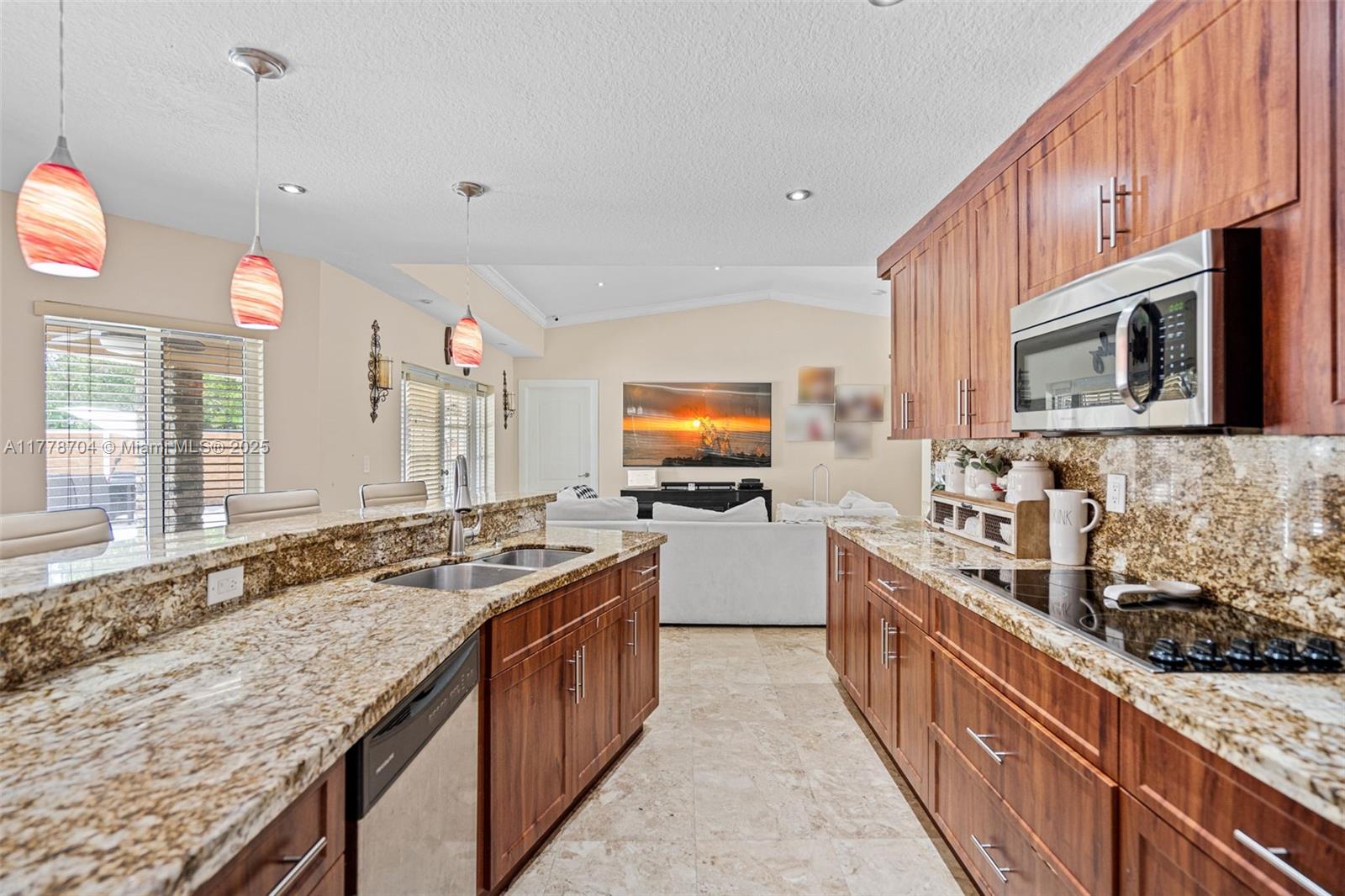 KAYLA S PLACE - Residential