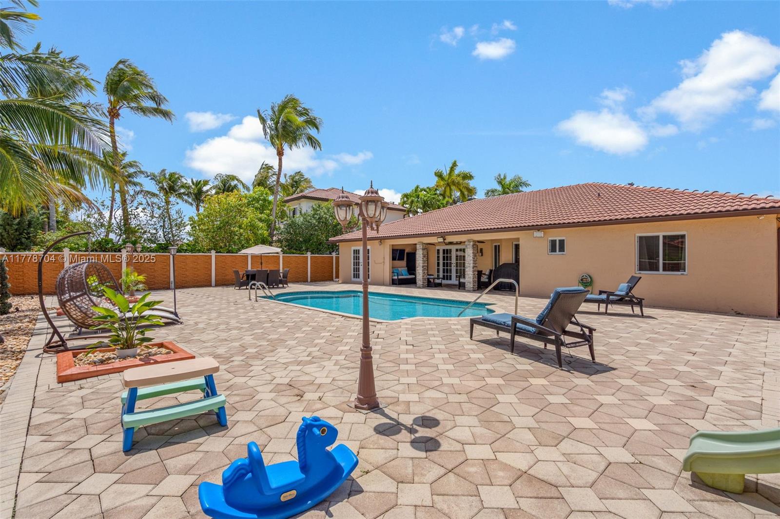 KAYLA S PLACE - Residential