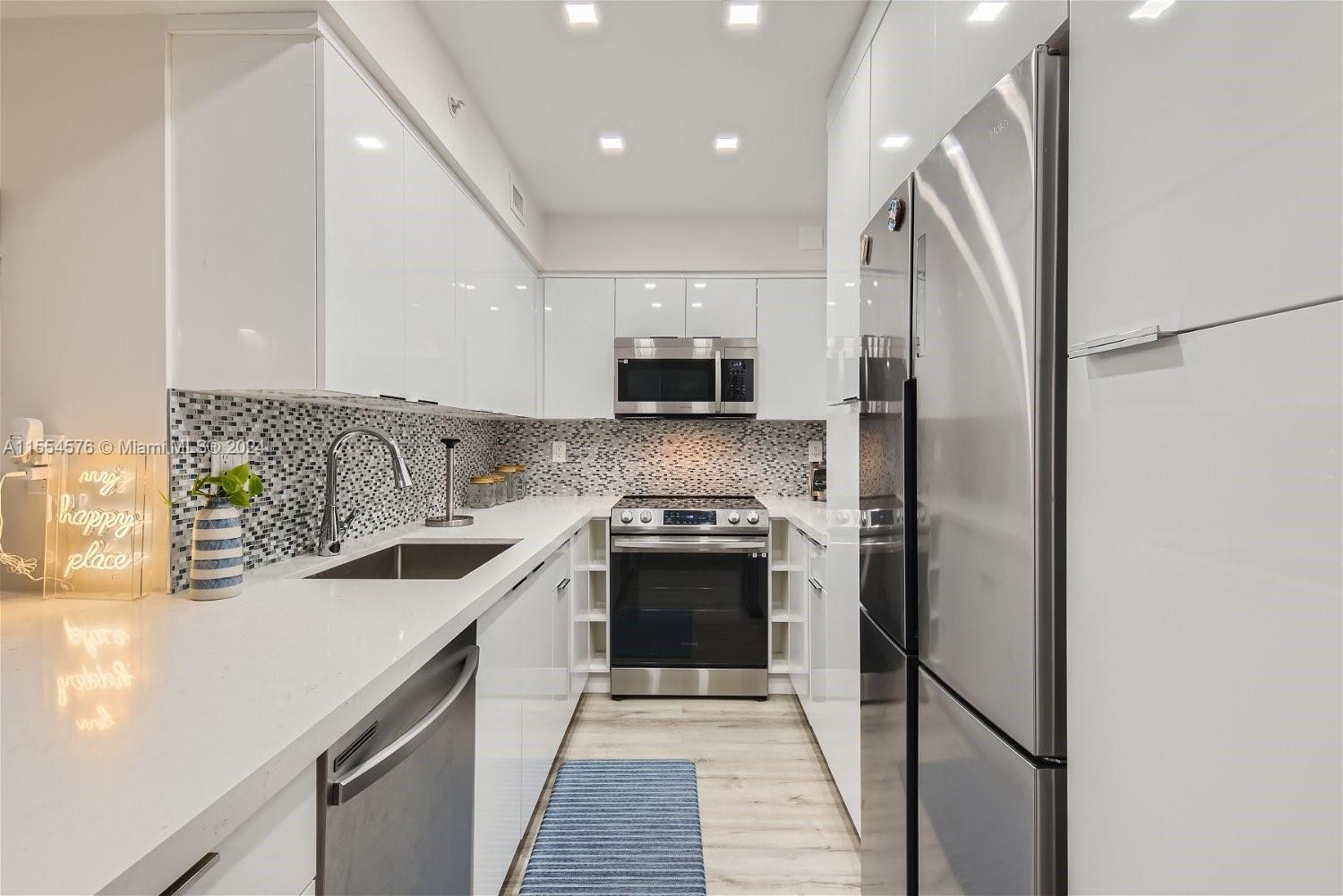 WAVE CONDO - Residential Lease