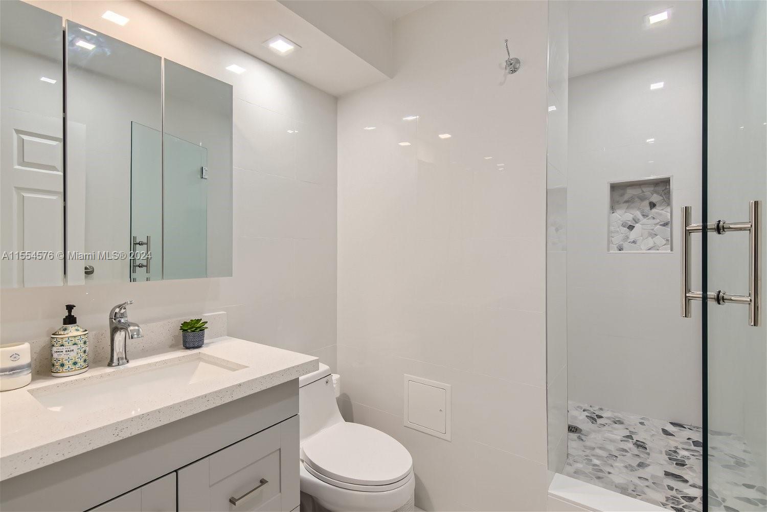 WAVE CONDO - Residential Lease