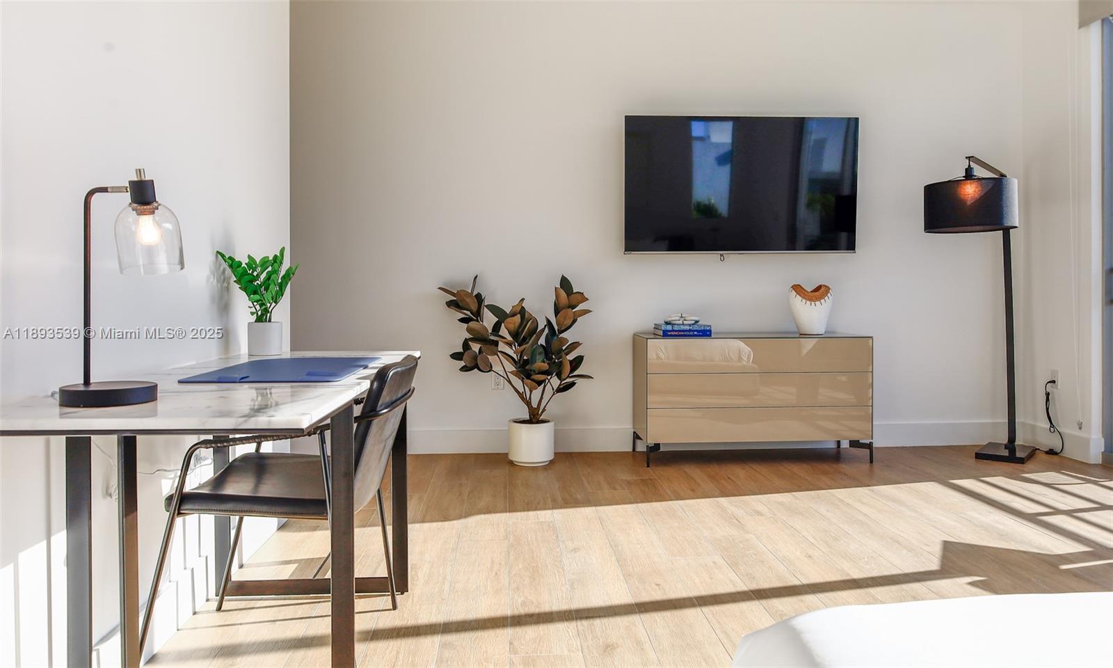 INDIANA GROVE CONDO - Residential Lease