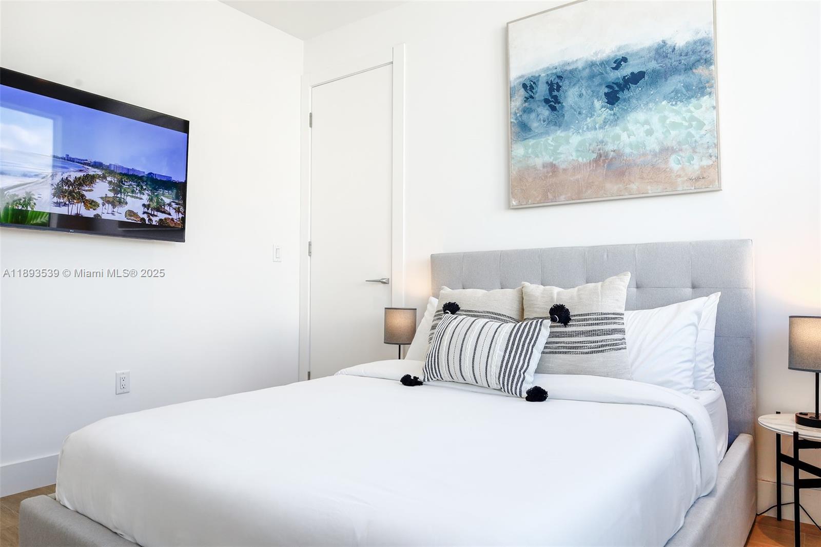 INDIANA GROVE CONDO - Residential Lease
