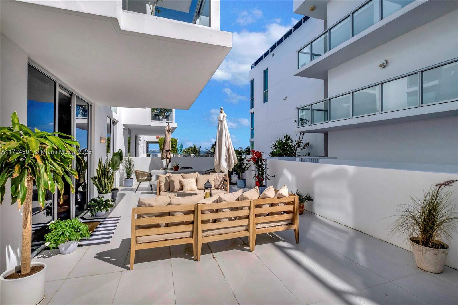 IOS ON THE BAY CONDO - Residential