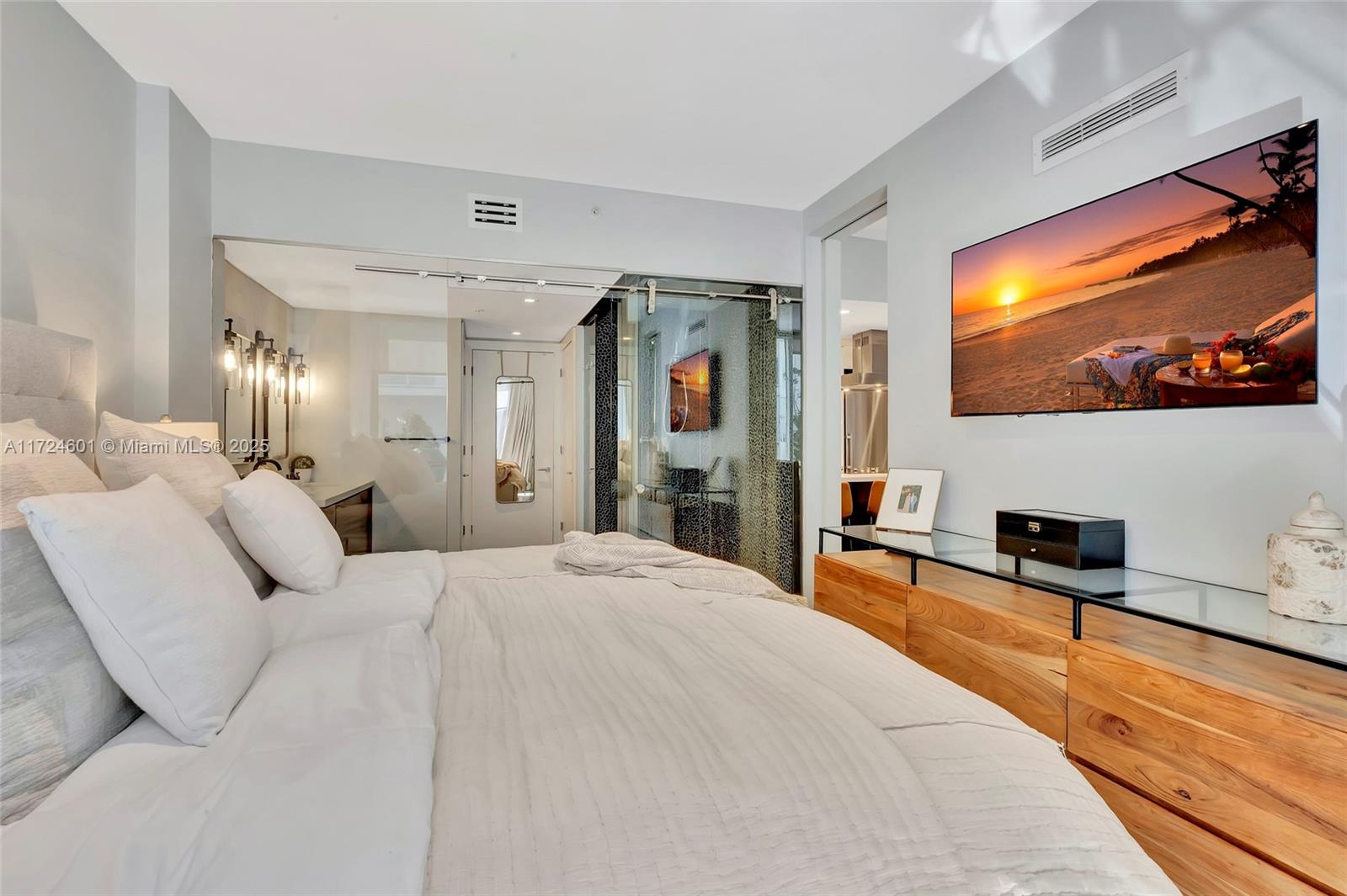 IOS ON THE BAY CONDO - Residential