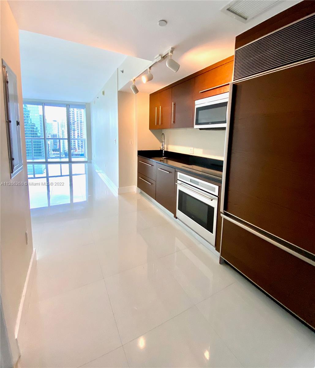 ICONBRICKELL CONDO NO 1 - Residential Lease