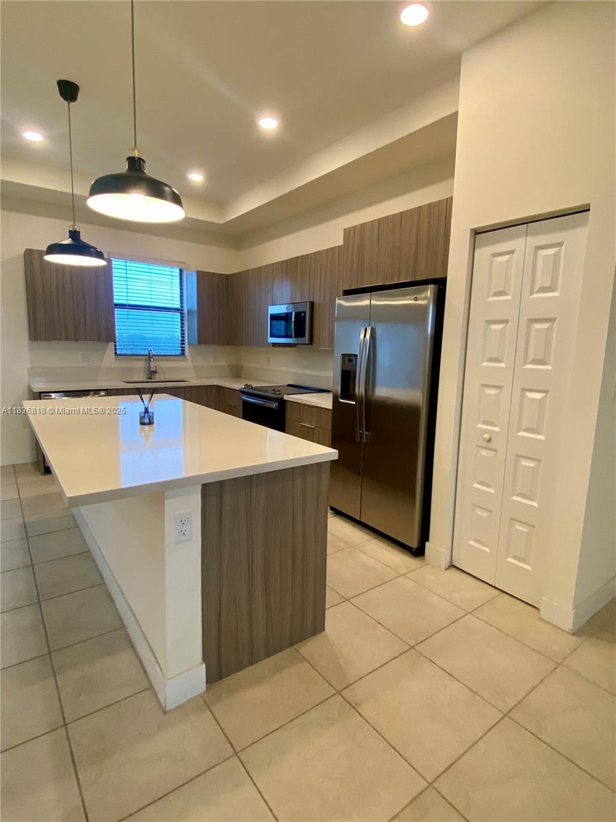 10455 NW 82nd St 33, Doral, FL, 33178/$485,000 1 10455 NW 82nd St 33