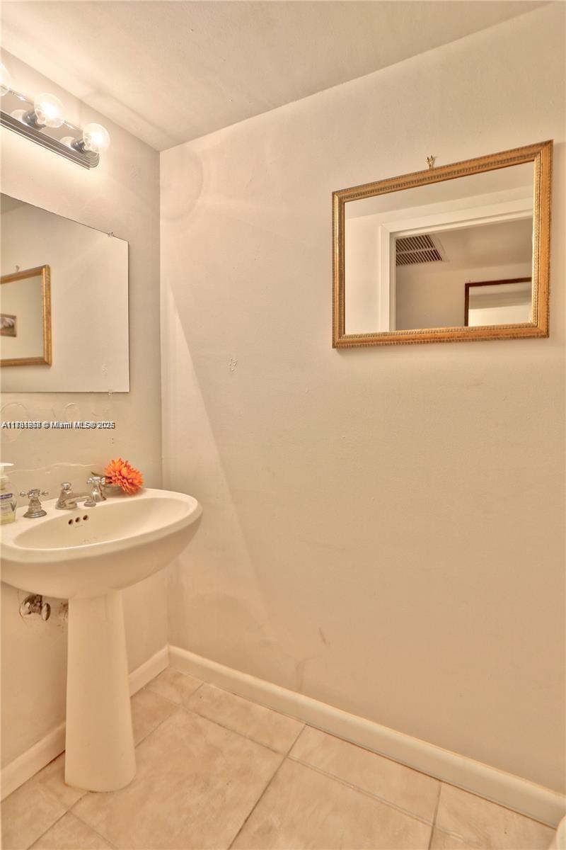 VENETIA CONDO - Residential